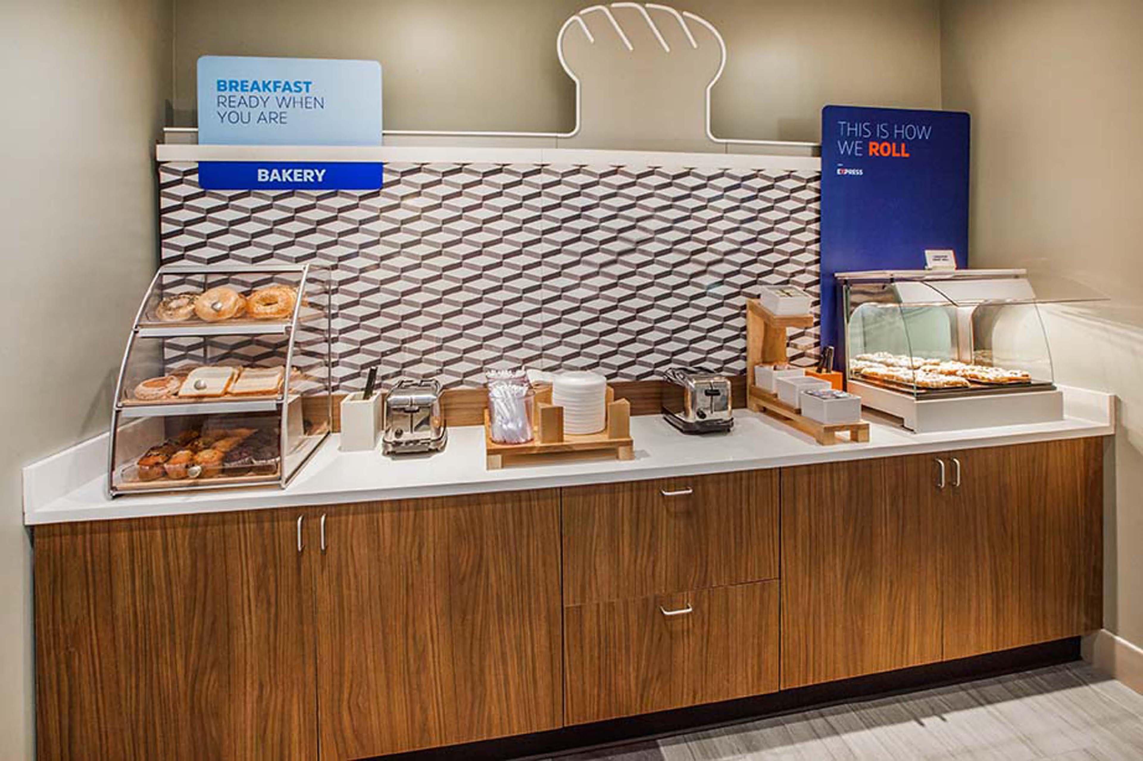 Holiday Inn Express Hotel & Suites San Diego-Escondido By Ihg Exteriör bild