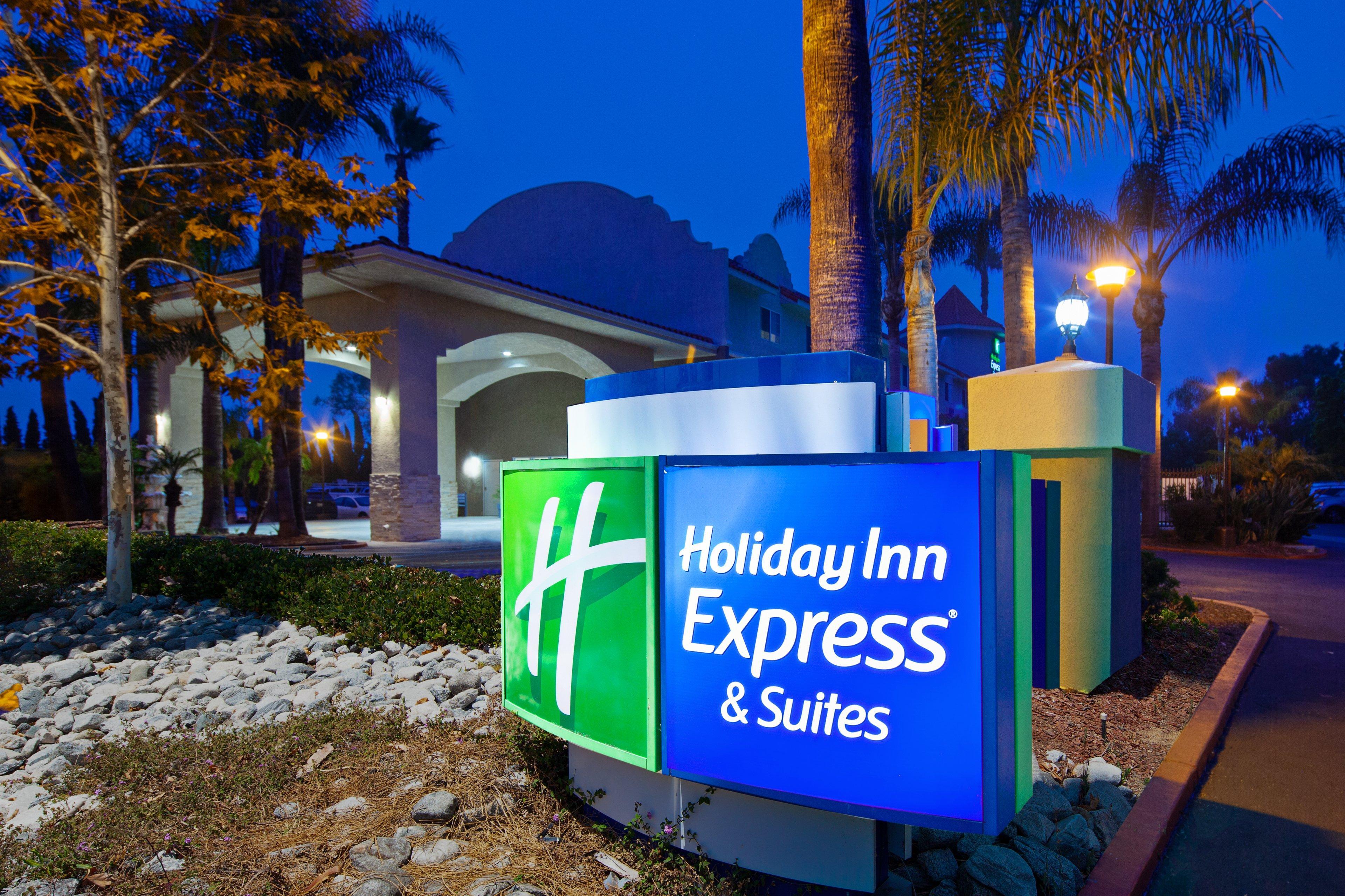 Holiday Inn Express Hotel & Suites San Diego-Escondido By Ihg Exteriör bild