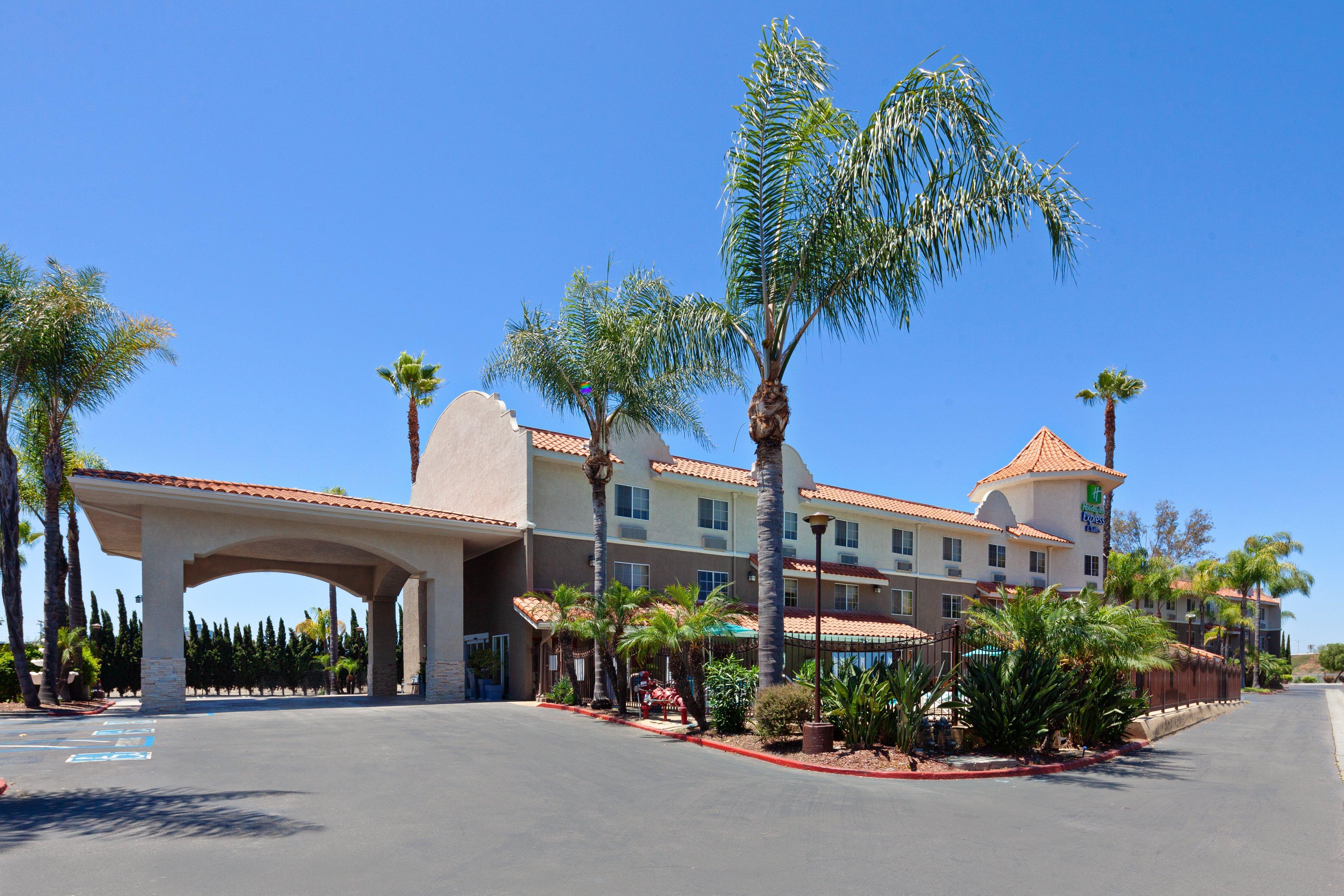 Holiday Inn Express Hotel & Suites San Diego-Escondido, An Ihg Hotel Exteriör bild