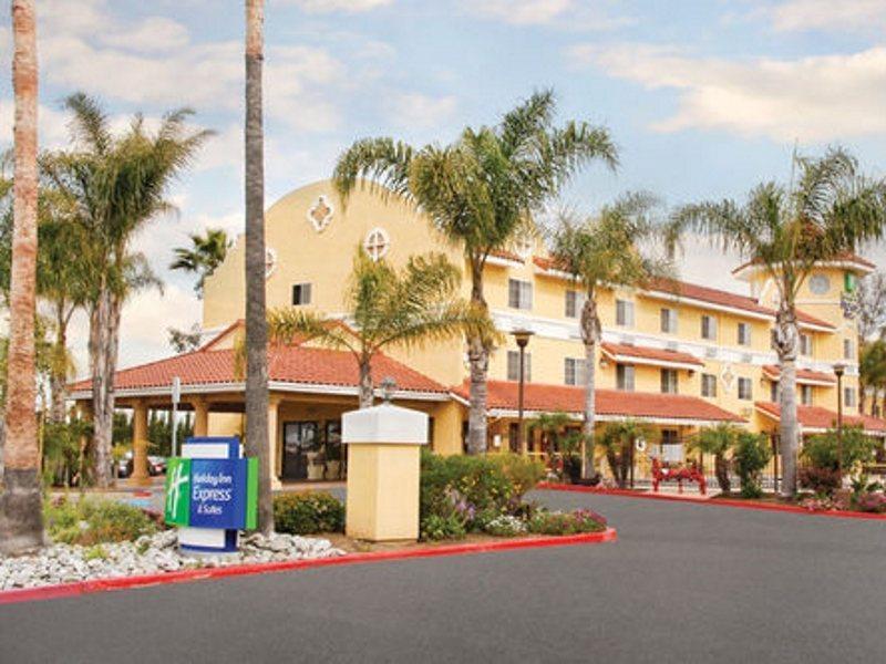 Holiday Inn Express Hotel & Suites San Diego-Escondido By Ihg Exteriör bild