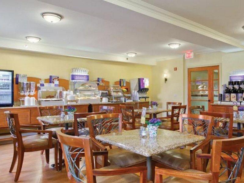 Holiday Inn Express Hotel & Suites San Diego-Escondido By Ihg Exteriör bild