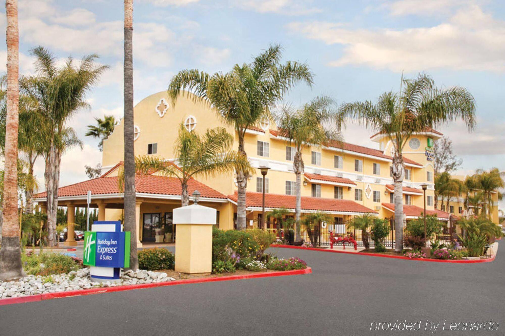 Holiday Inn Express Hotel & Suites San Diego-Escondido, An Ihg Hotel Exteriör bild