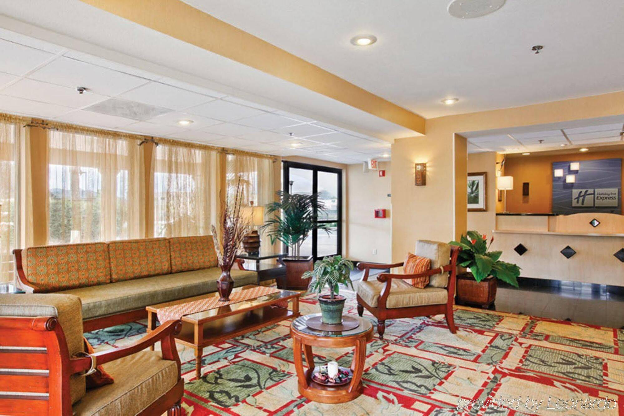 Holiday Inn Express Hotel & Suites San Diego-Escondido By Ihg Exteriör bild