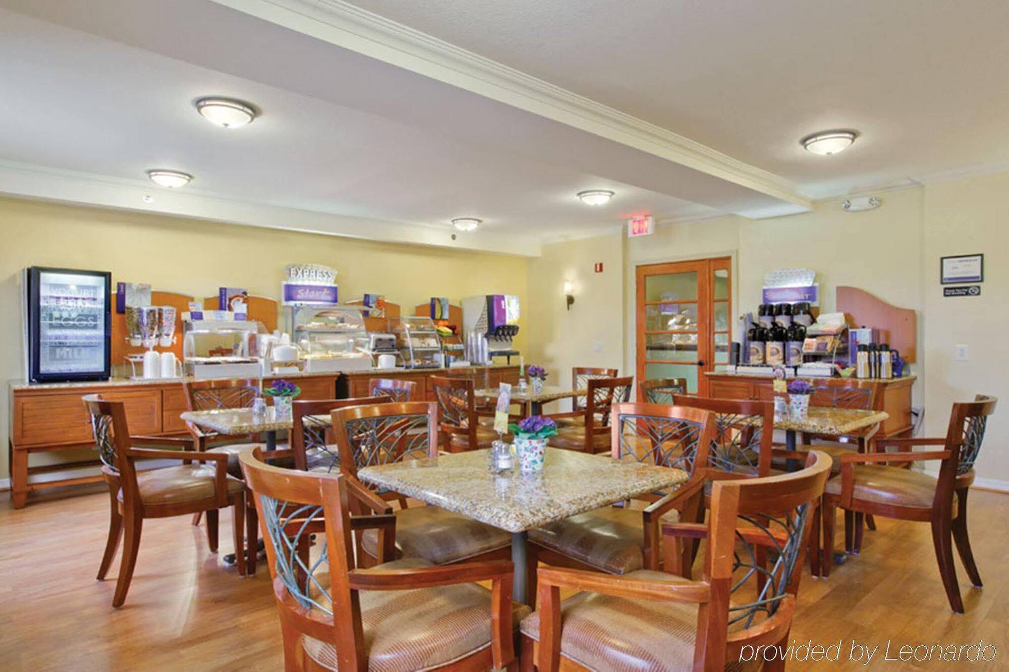 Holiday Inn Express Hotel & Suites San Diego-Escondido By Ihg Exteriör bild
