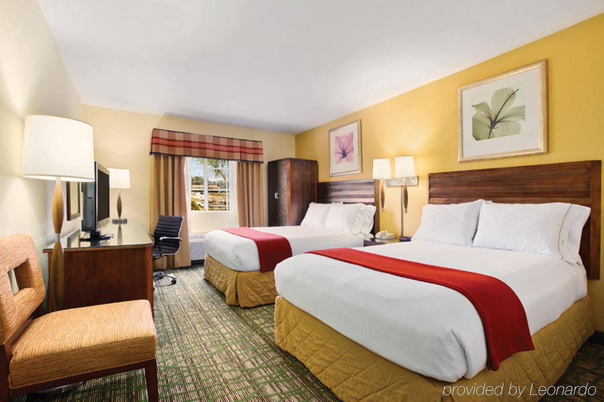 Holiday Inn Express Hotel & Suites San Diego-Escondido By Ihg Exteriör bild